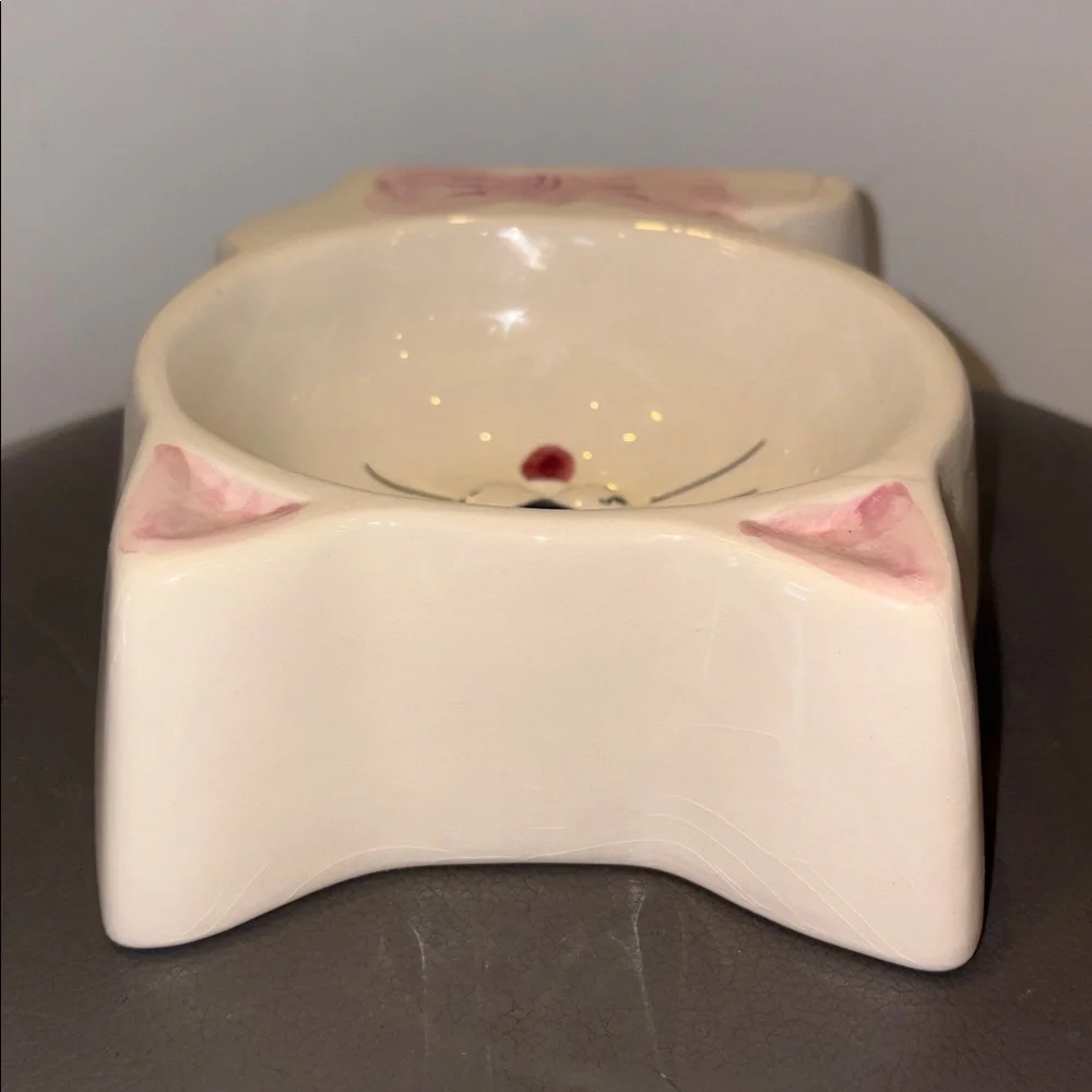 Adorable Ceramic Cat-Shaped Pet Bowl with 3-D Eyes and Nose and Painted Pink Bow